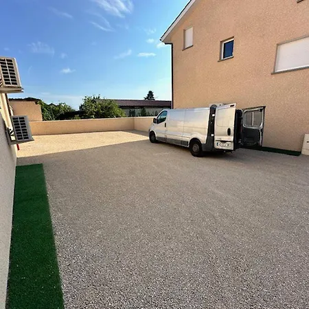 House 40 With 5 Bedrooms Lechaffardcom