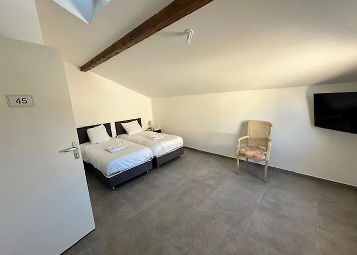 Апартаменты House 40 With 5 Bedrooms Lechaffardcom Satolas-et-Bonce